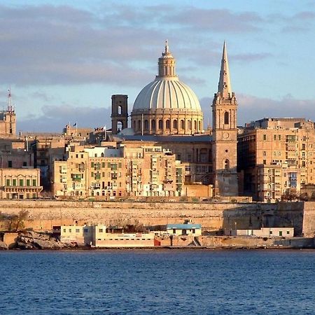 Modern Family Holiday Retreat In Gzira Sliema Bagian luar foto