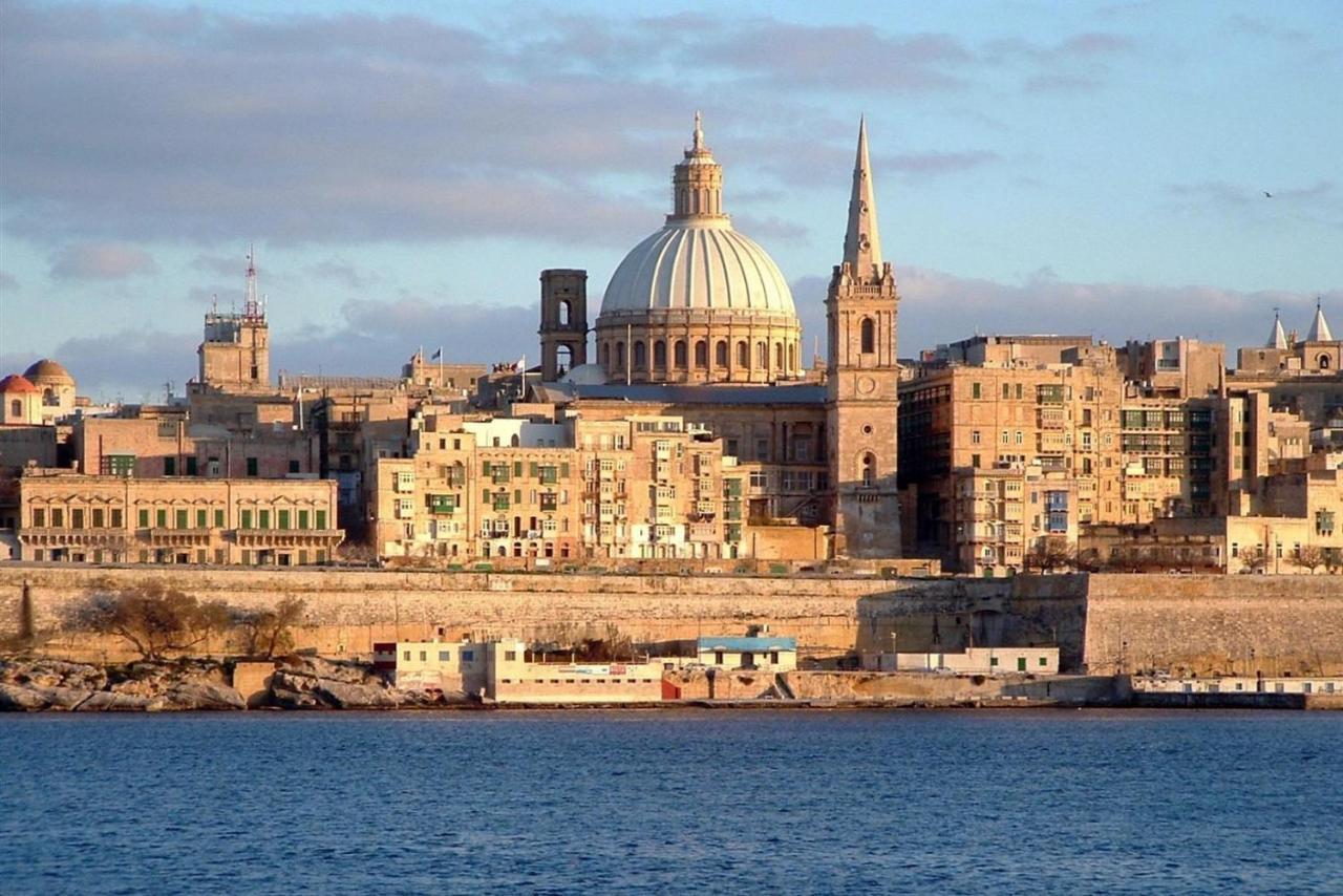 Modern Family Holiday Retreat In Gzira Sliema Bagian luar foto