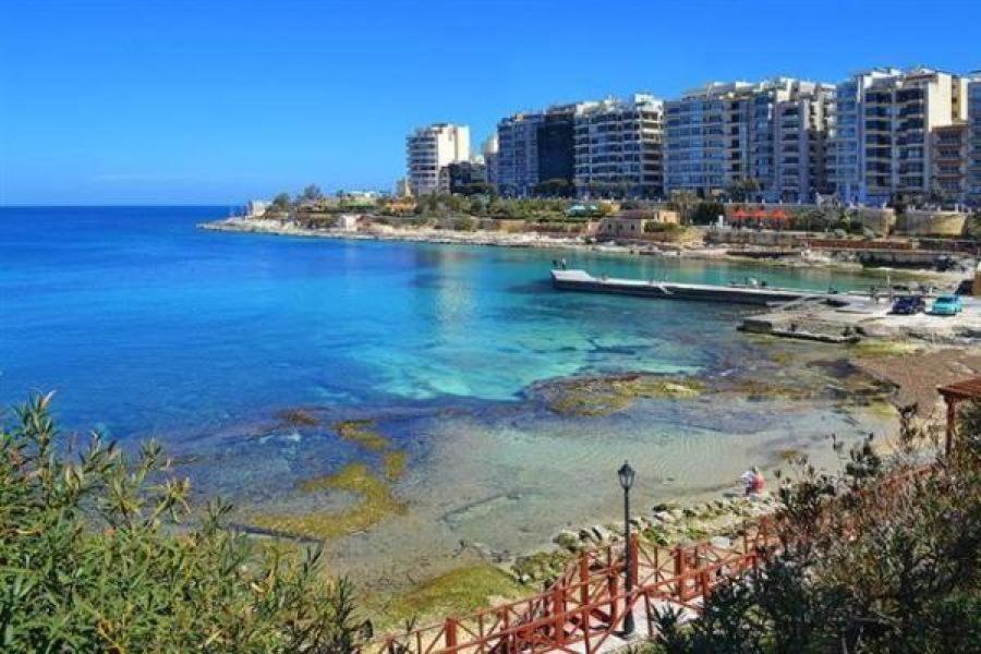 Modern Family Holiday Retreat In Gzira Sliema Bagian luar foto