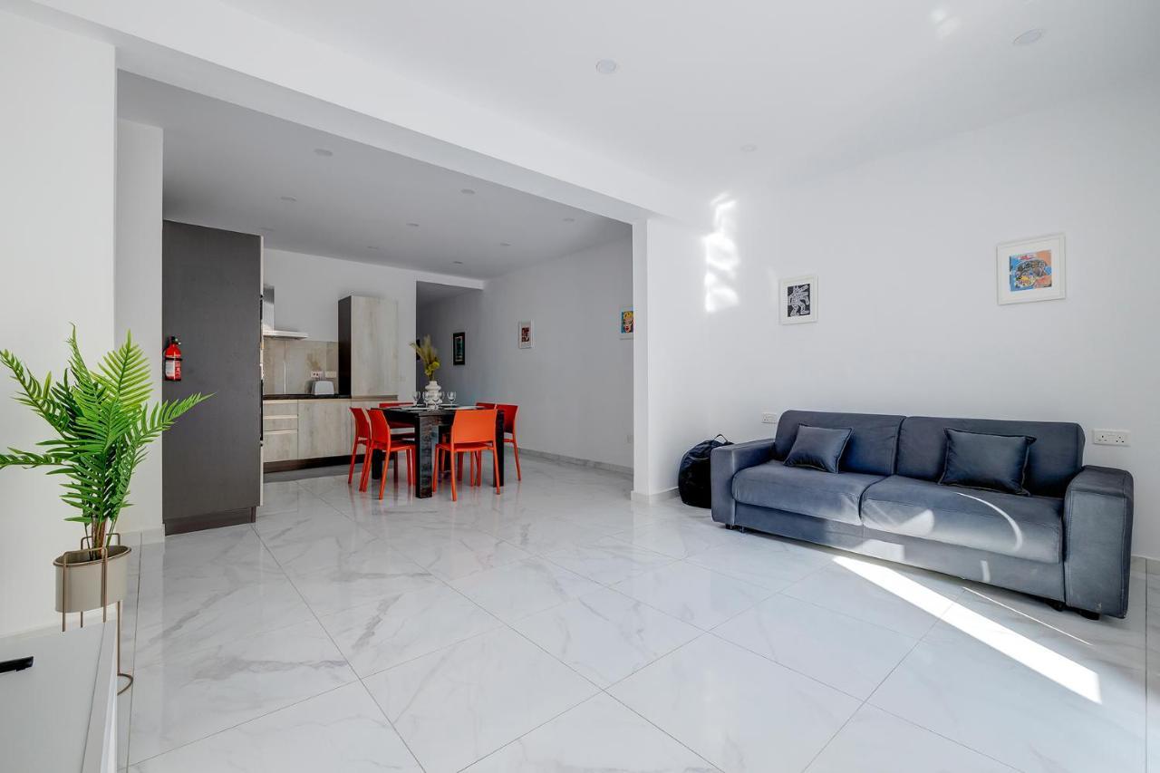 Modern Family Holiday Retreat In Gzira Sliema Bagian luar foto