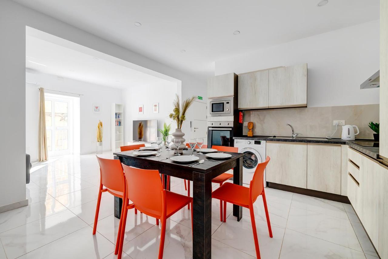 Modern Family Holiday Retreat In Gzira Sliema Bagian luar foto