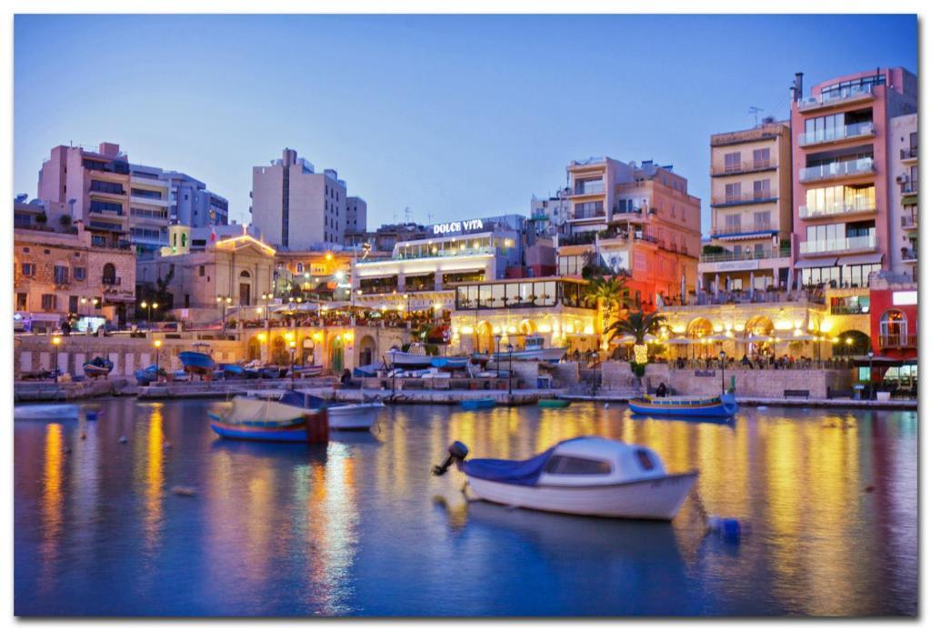 Modern Family Holiday Retreat In Gzira Sliema Bagian luar foto