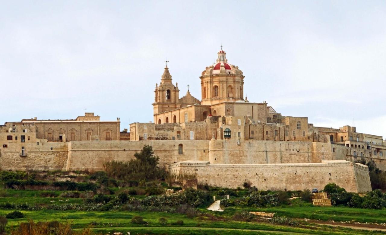 Modern Family Holiday Retreat In Gzira Sliema Bagian luar foto