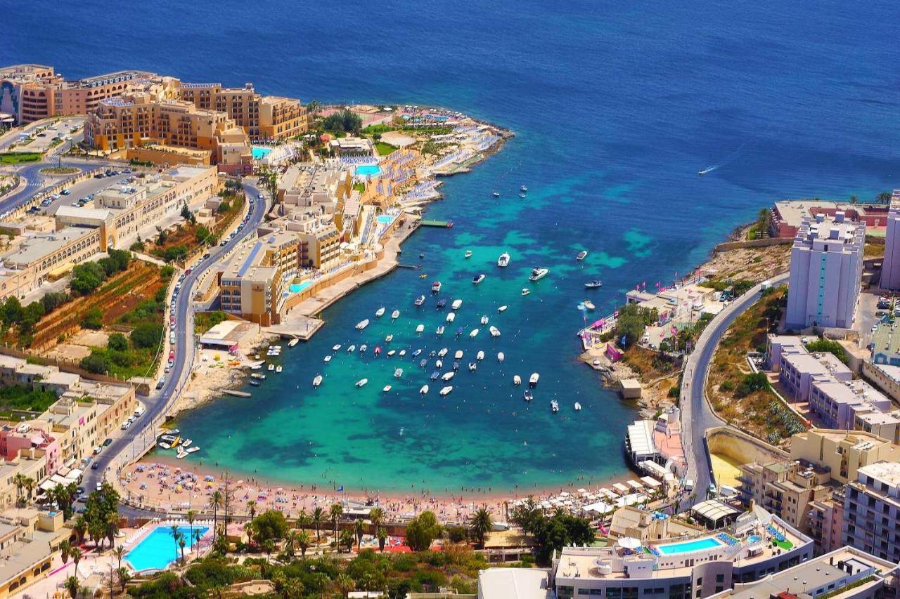 Modern Family Holiday Retreat In Gzira Sliema Bagian luar foto
